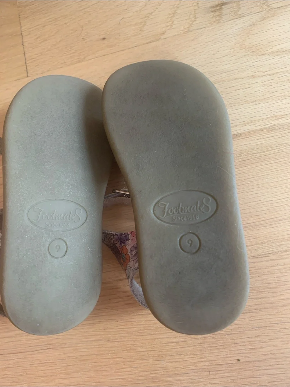 FootMates Leather toddler Sandals 8